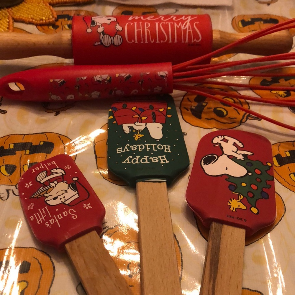 Lot of Peanuts kitchen utensils.